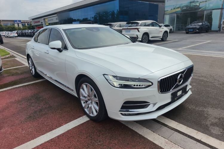 Used Volvo S90 2020 T5 Zhiyuan Luxury Edition Front Right 45 Deg