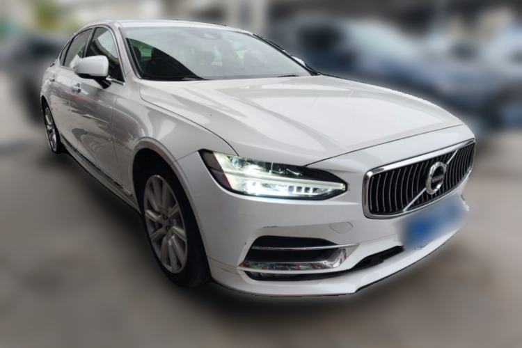 Used Volvo S90 2020 T5 Zhiyi Luxury Edition Front Right 45 Deg