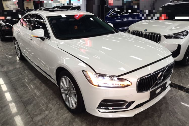 Used Volvo S90 2020 T5 Zhiyi Luxury Edition Front Right 45 Deg