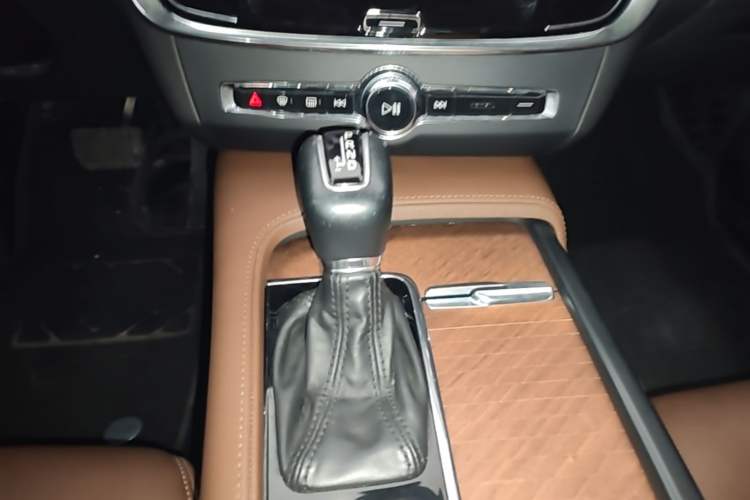 Used Volvo S90 2020 T5 Zhiyi Luxury Edition Gear Lever