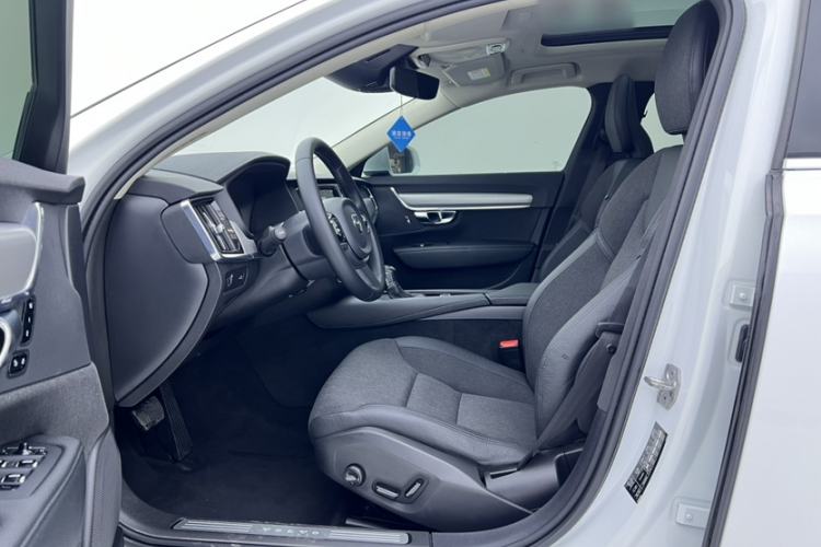Used Volvo S90 2020 T4 SmartDrive Luxury Edition Interior 4