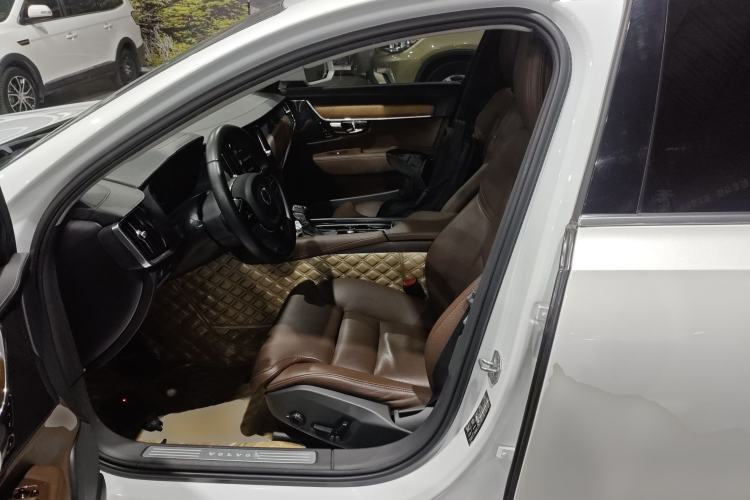 Used Volvo S90 2020 Facelift T5 Smart & Luxurious Edition Left Front Seat