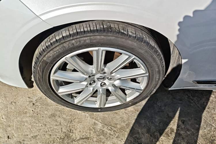 Used Volvo S90 2020 T5 Zhiyi Luxury Edition Left Front Wheel Hub