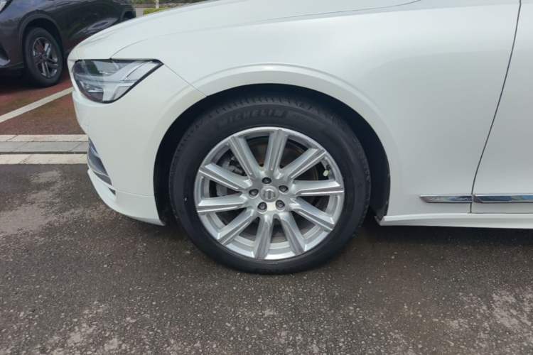 Used Volvo S90 2020 T5 Zhiyuan Luxury Edition Left Front Wheel Hub