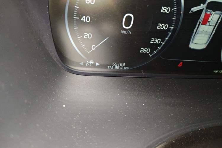 Used Volvo S90 2020 Facelift T5 Smart & Luxurious Edition Odometer Close Up