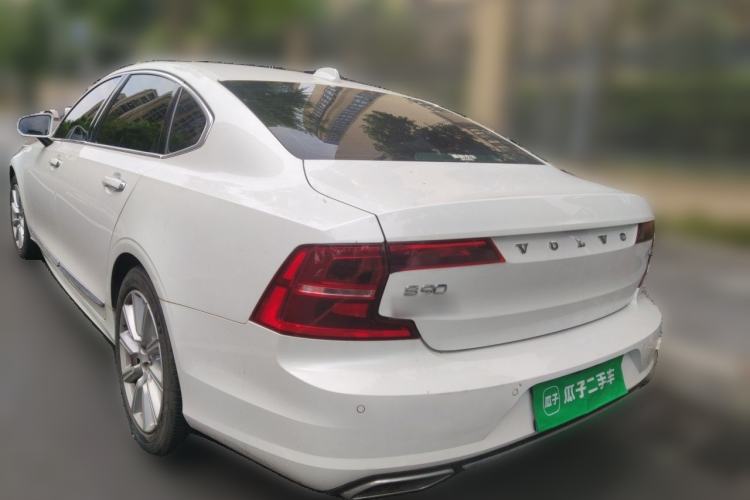 Used Volvo S90 2020 Facelifted T5 Zhiyi Luxury Edition Rear Left 45 Deg