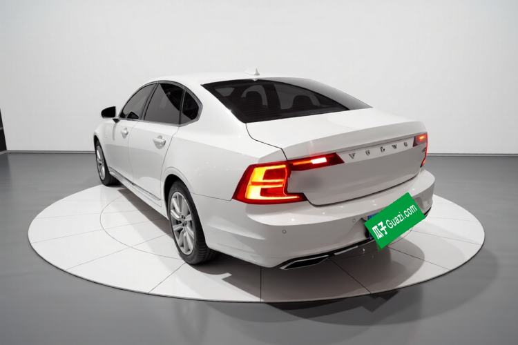 Used Volvo S90 2020 Facelift T5 Smart & Luxurious Edition Rear Left 45 Deg