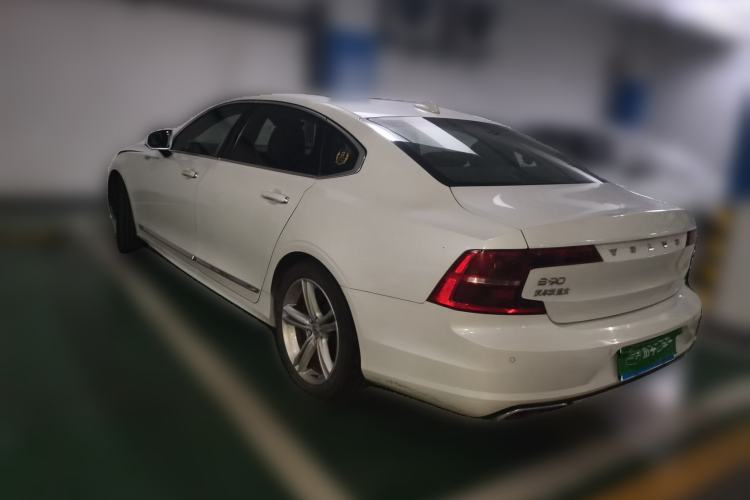 Used Volvo S90 2020 T4 SmartDrive Luxury Edition Rear Left 45 Deg