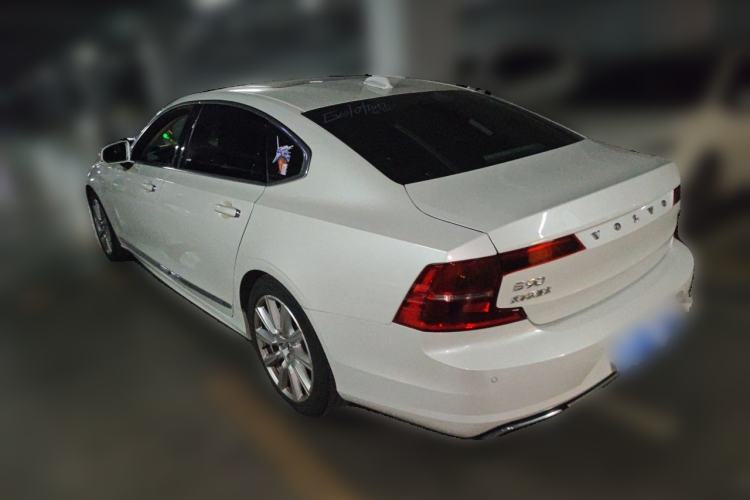 Used Volvo S90 2020 Facelift T5 Smart & Luxurious Edition Rear Left 45 Deg