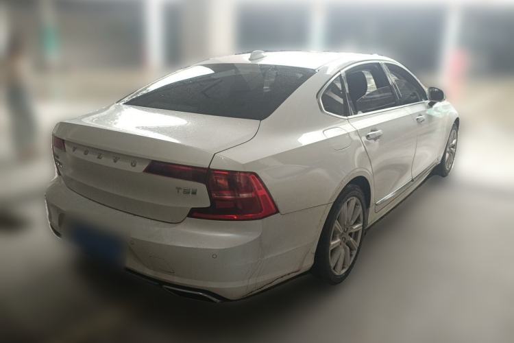 Used Volvo S90 2020 T5 Zhiyi Luxury Edition Rear Right 45 Deg