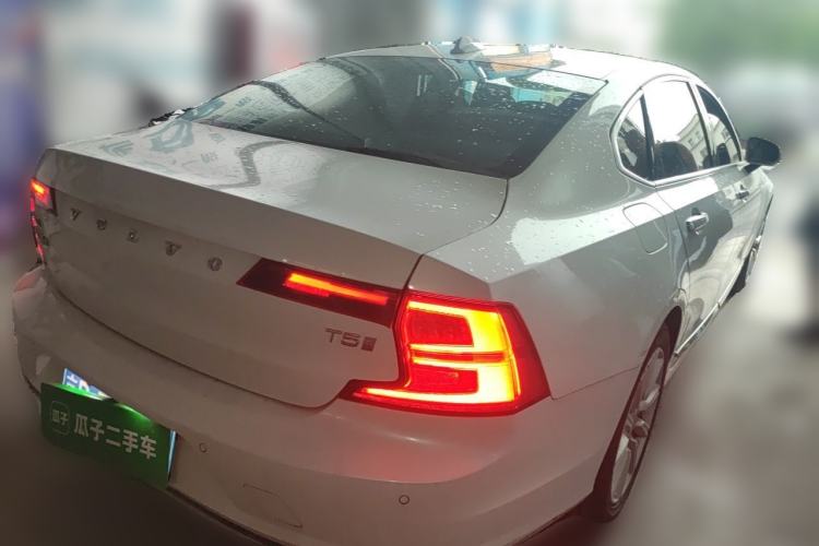 Used Volvo S90 2020 T5 Zhiyi Luxury Edition Rear Right 45 Deg