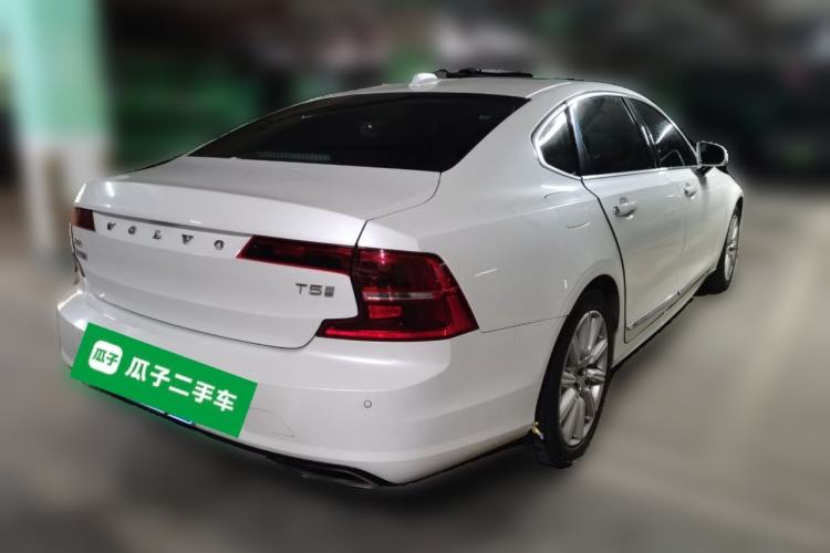 Used Volvo S90 2020 T5 Zhiyi Luxury Edition Rear Right 45 Deg