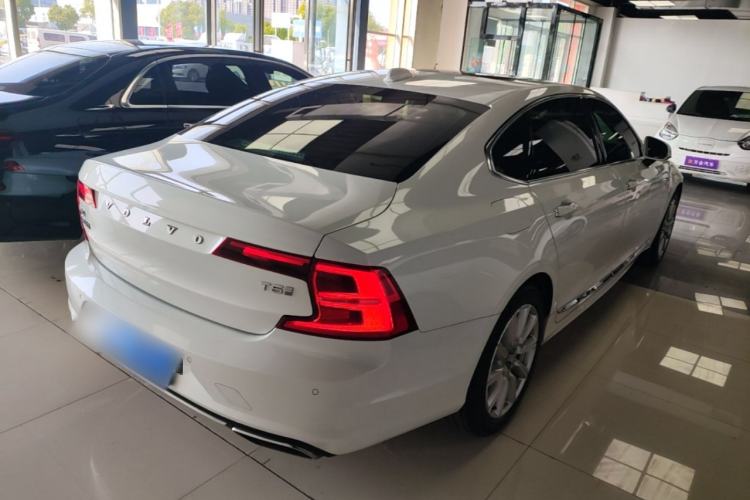 Used Volvo S90 2020 Facelifted T5 Zhiyi Luxury Edition Rear Right 45 Deg