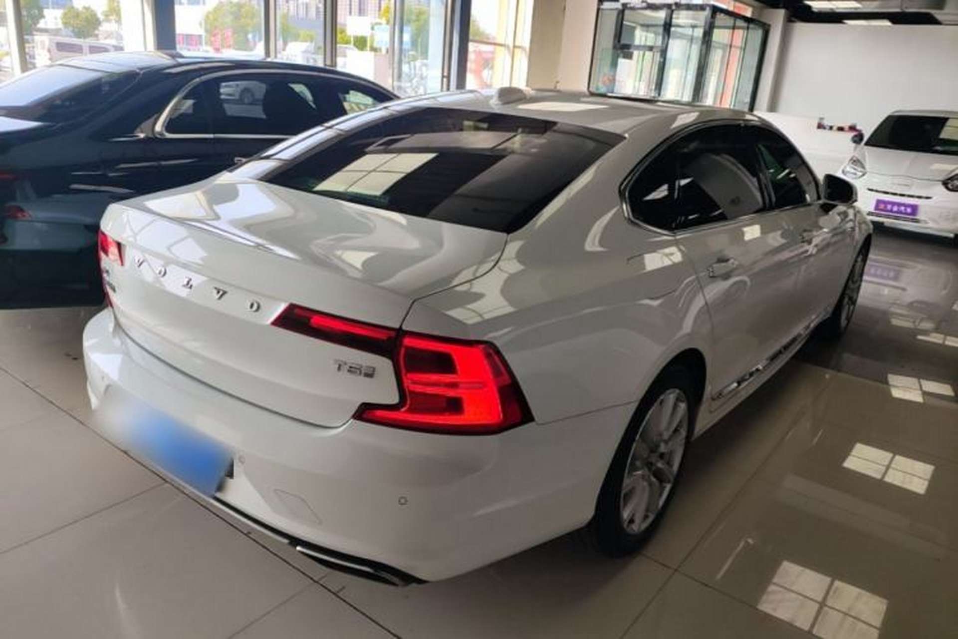Used Volvo S90 2020 Facelifted T5 Zhiyi Luxury Edition Rear Right 45 Deg