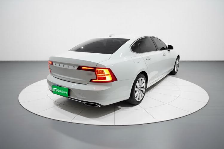 Used Volvo S90 2020 Facelift T5 Smart & Luxurious Edition Rear Right 45 Deg