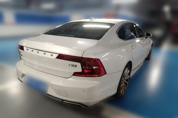 Used Volvo S90 2020 Facelifted T5 Zhiyi Luxury Edition Rear Right 45 Deg