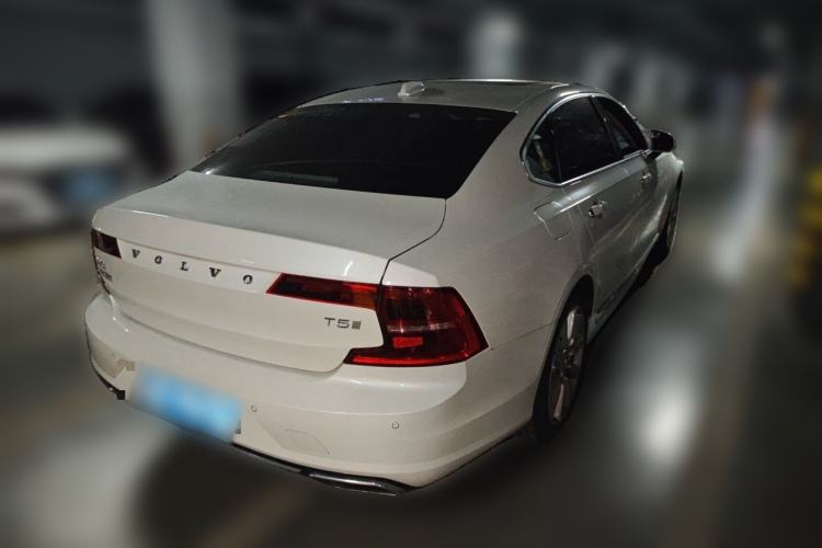 Used Volvo S90 2020 Facelift T5 Smart & Luxurious Edition Rear Right 45 Deg