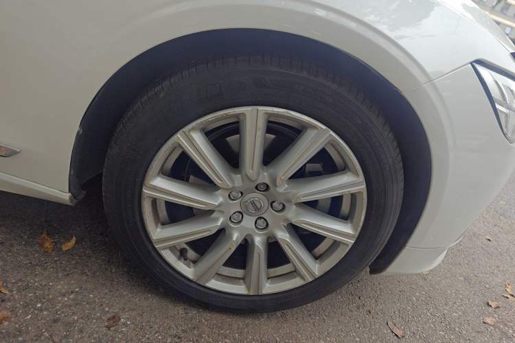 Used Volvo S90 2020 T5 Zhiyuan Luxury Edition Right Front Wheel Hub