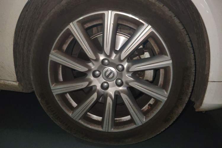 Used Volvo S90 2020 T5 Zhiyi Luxury Edition Right Front Wheel Hub