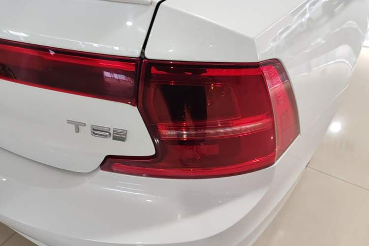 Used Volvo S90 2020 T5 Zhiyi Luxury Edition Right Rear Taillight