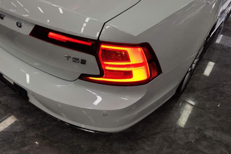 Used Volvo S90 2020 T5 Zhiyi Luxury Edition Right Rear Taillight