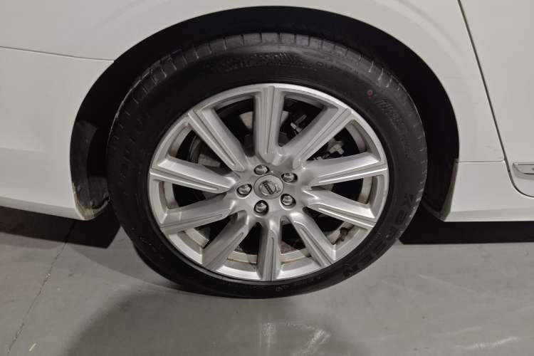 Used Volvo S90 2020 Facelift T5 Smart & Luxurious Edition Right Rear Wheel Hub