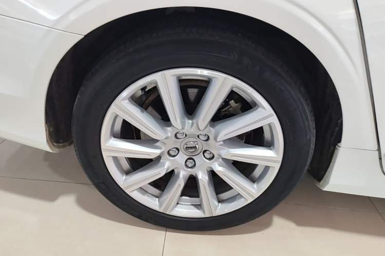Used Volvo S90 2020 T5 Zhiyi Luxury Edition Right Rear Wheel Hub