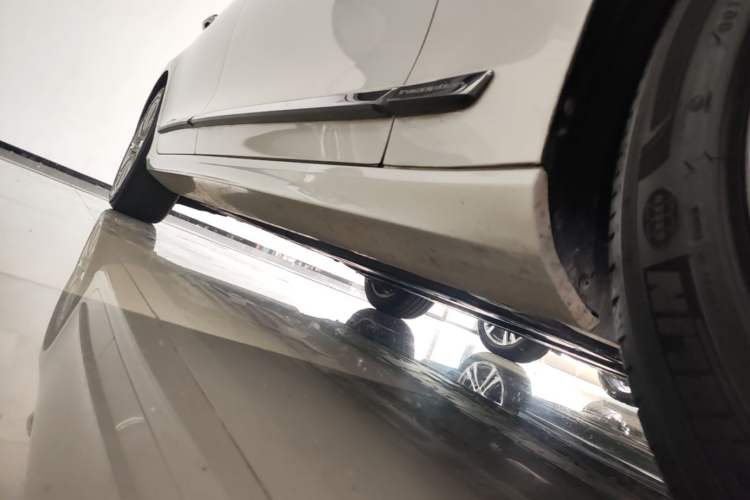 Used Volvo S90 2020 Facelifted T5 Zhiyi Luxury Edition Right Side Sill