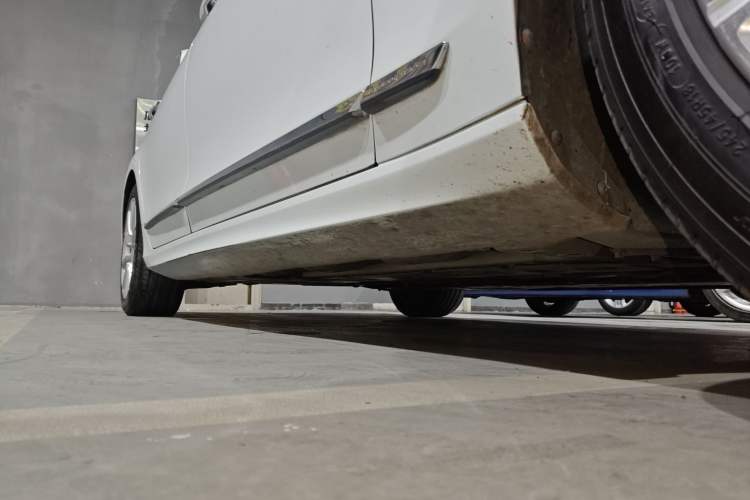 Used Volvo S90 2020 Facelift T5 Smart & Luxurious Edition Right Side Sill