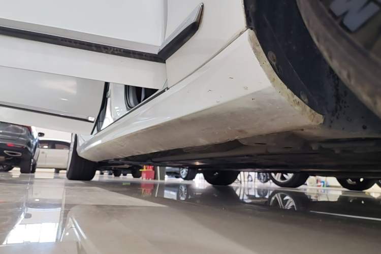 Used Volvo S90 2020 T5 Zhiyi Luxury Edition Right Side Sill