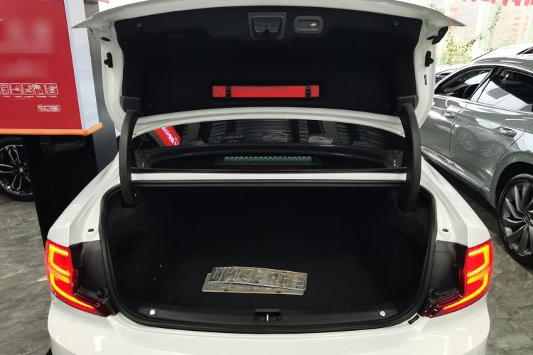 Used Volvo S90 2020 T5 Zhiyi Luxury Edition Trunk