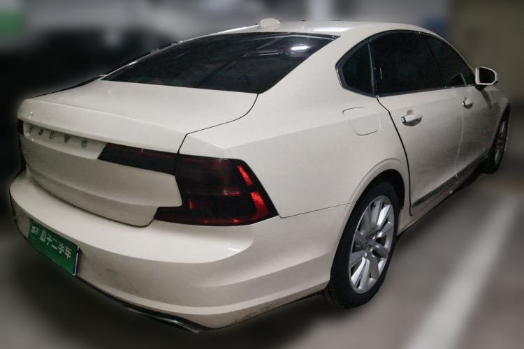 Used Volvo S90 2020 T5 Zhiyi Luxury Edition Rear Right 45 Deg