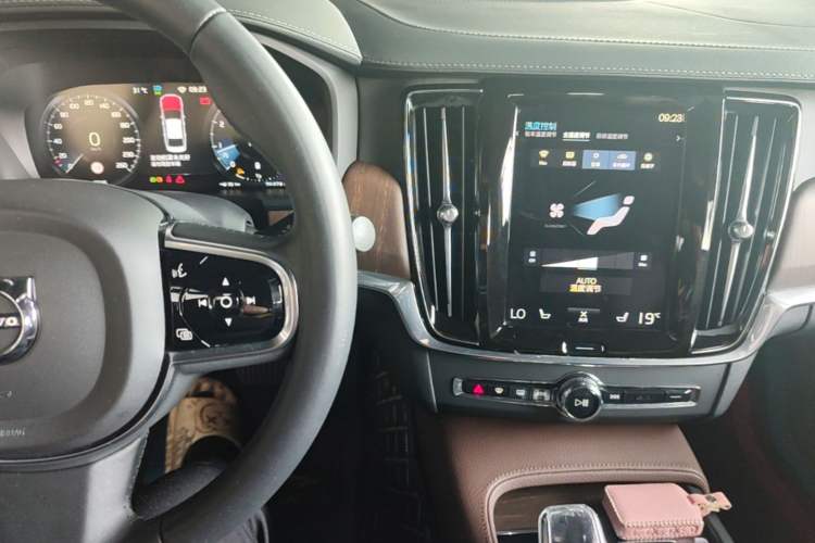Used Volvo S90 2021 B5 Zhiyuan Luxury Edition Audio And AC Panel