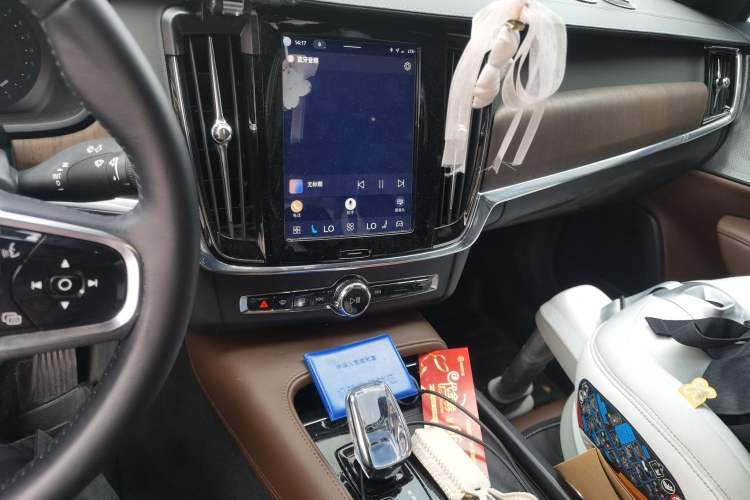 Used Volvo S90 2021 B5 Luxury Smart Edition Audio And AC Panel