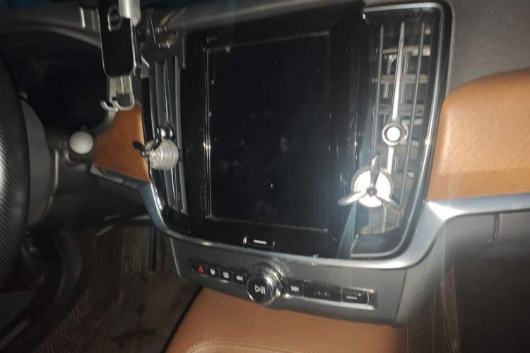 Used Volvo S90 2021 B5 Zhiyi Luxury Edition Audio And AC Panel