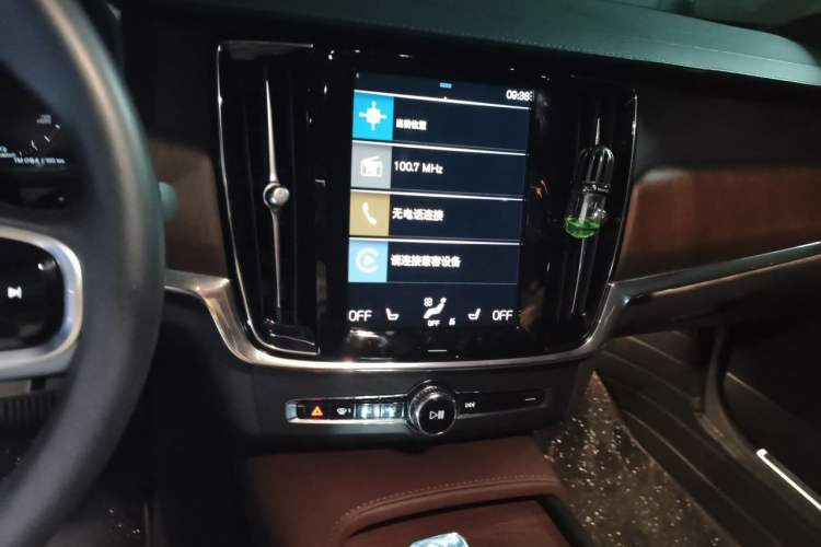 Used Volvo S90 2021 B5 Luxury Smart Edition Audio And AC Panel