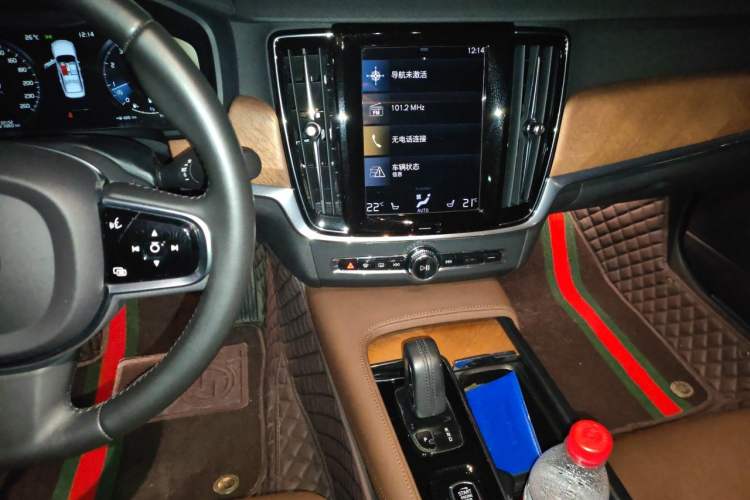 Used Volvo S90 2021 B5 Zhiyi Luxury Edition Audio And AC Panel