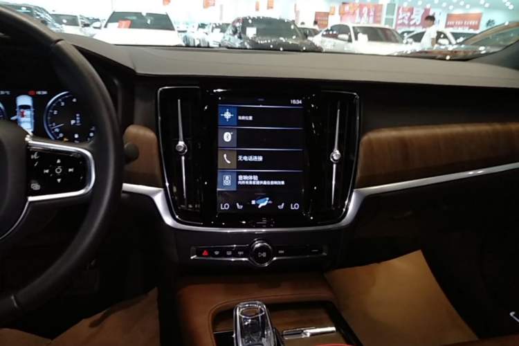 Used Volvo S90 2021 B5 Zhiyuan Luxury Edition Audio And AC Panel