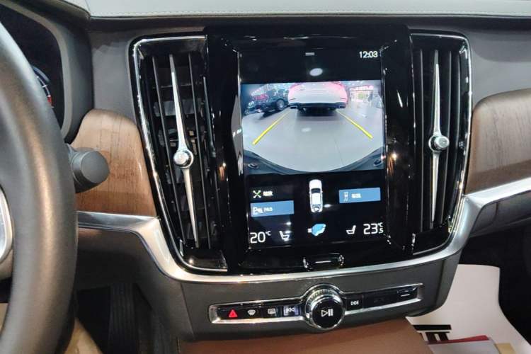 Used Volvo S90 2021 B5 Zhiyuan Luxury Edition Audio And AC Panel