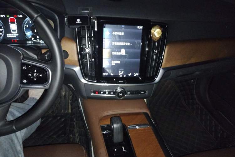 Used Volvo S90 2021 B5 Zhiyuan Luxury Edition Audio And AC Panel