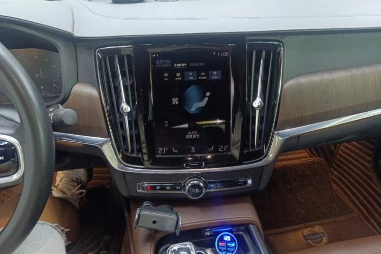 Used Volvo S90 2021 B5 Luxury Smart Edition Audio And AC Panel