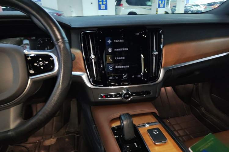 Used Volvo S90 2021 B5 Zhiyi Luxury Edition Audio And AC Panel
