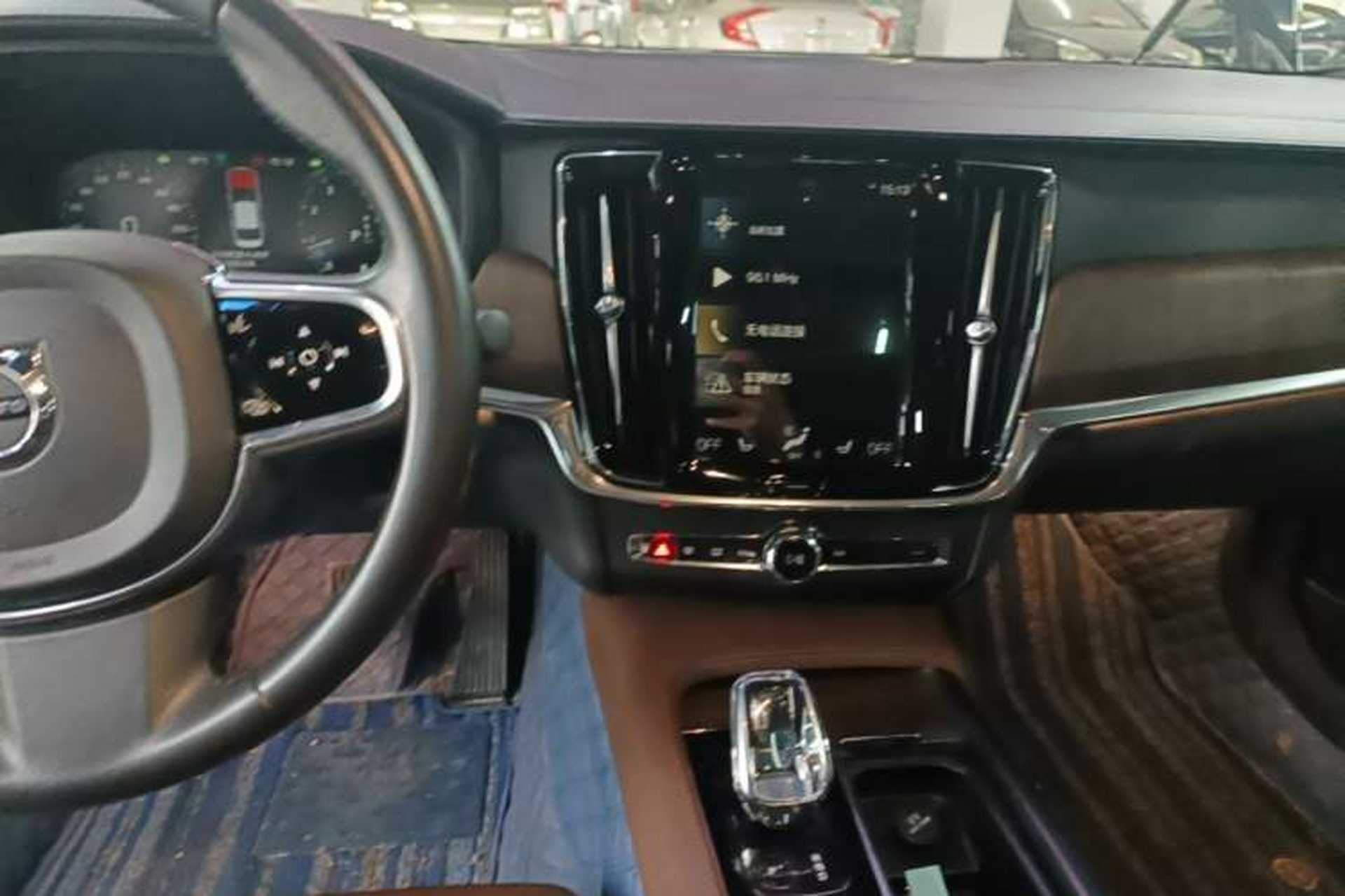 Used Volvo S90 2021 B5 Zhiyuan Luxury Edition Audio And AC Panel