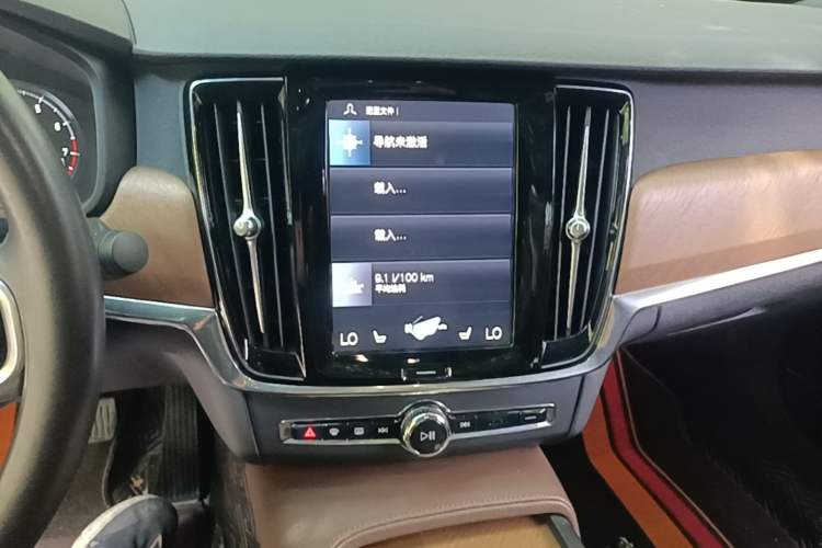 Used Volvo S90 2021 B5 Zhiyi Luxury Edition Audio And AC Panel