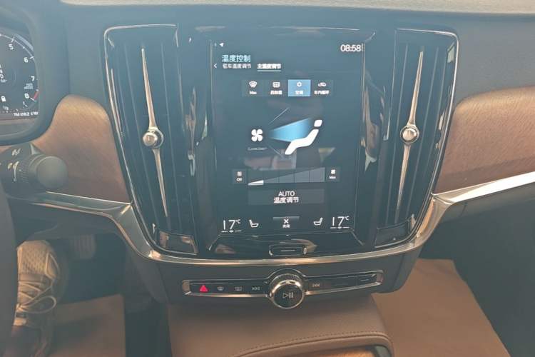 Used Volvo S90 2021 B5 Zhiyi Luxury Edition Audio And AC Panel