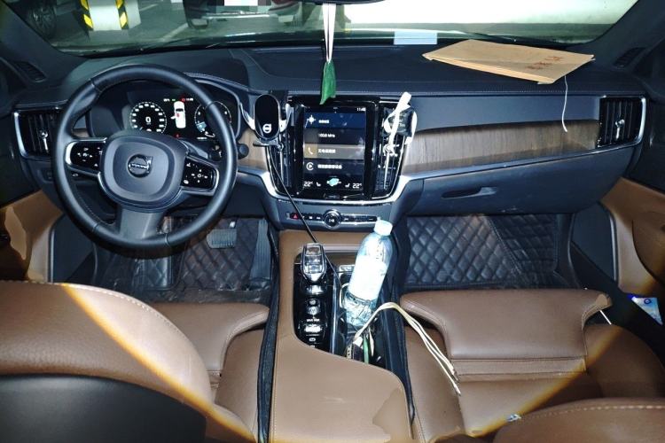 Used Volvo S90 2021 B5 Zhiyuan Luxury Edition Center Console