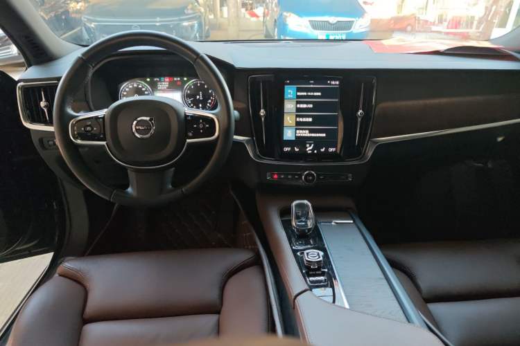 Used Volvo S90 2021 B5 Zhiyuan Luxury Edition Center Console
