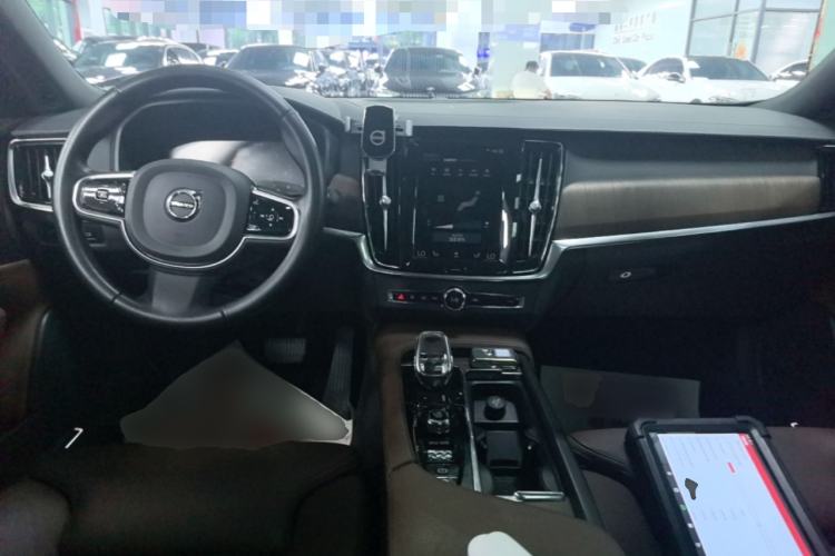 Used Volvo S90 2021 B5 Zhiyuan Luxury Edition Center Console