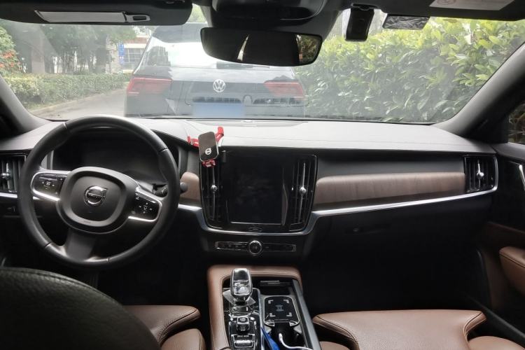 Used Volvo S90 2021 B5 Zhiyuan Luxury Edition Center Console