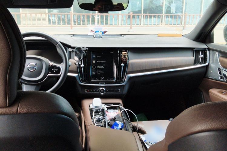 Used Volvo S90 2021 B5 Zhiyuan Luxury Edition Center Console